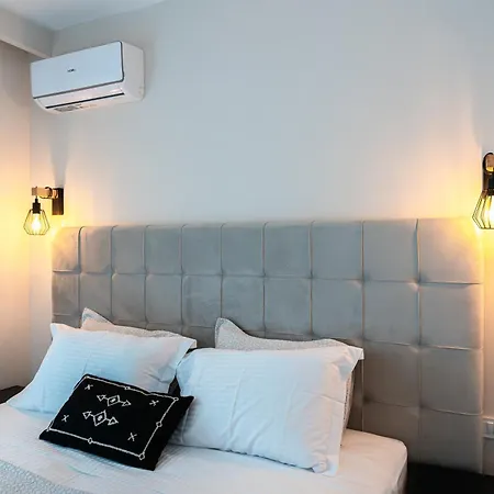 Marble Luxury Apartment *